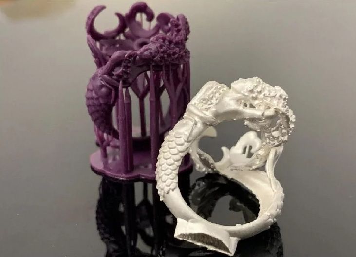 Кольцо напечатанное из Wax-like Castable и готовая отливка